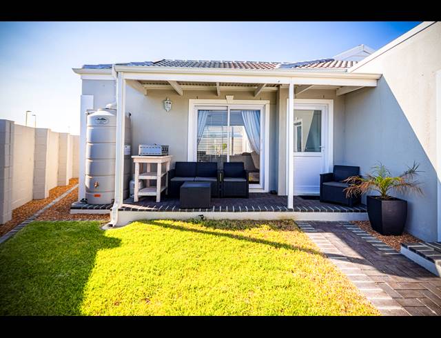 2 BEDROOM FREEHOLD SOLD IN SUNNINGDALE